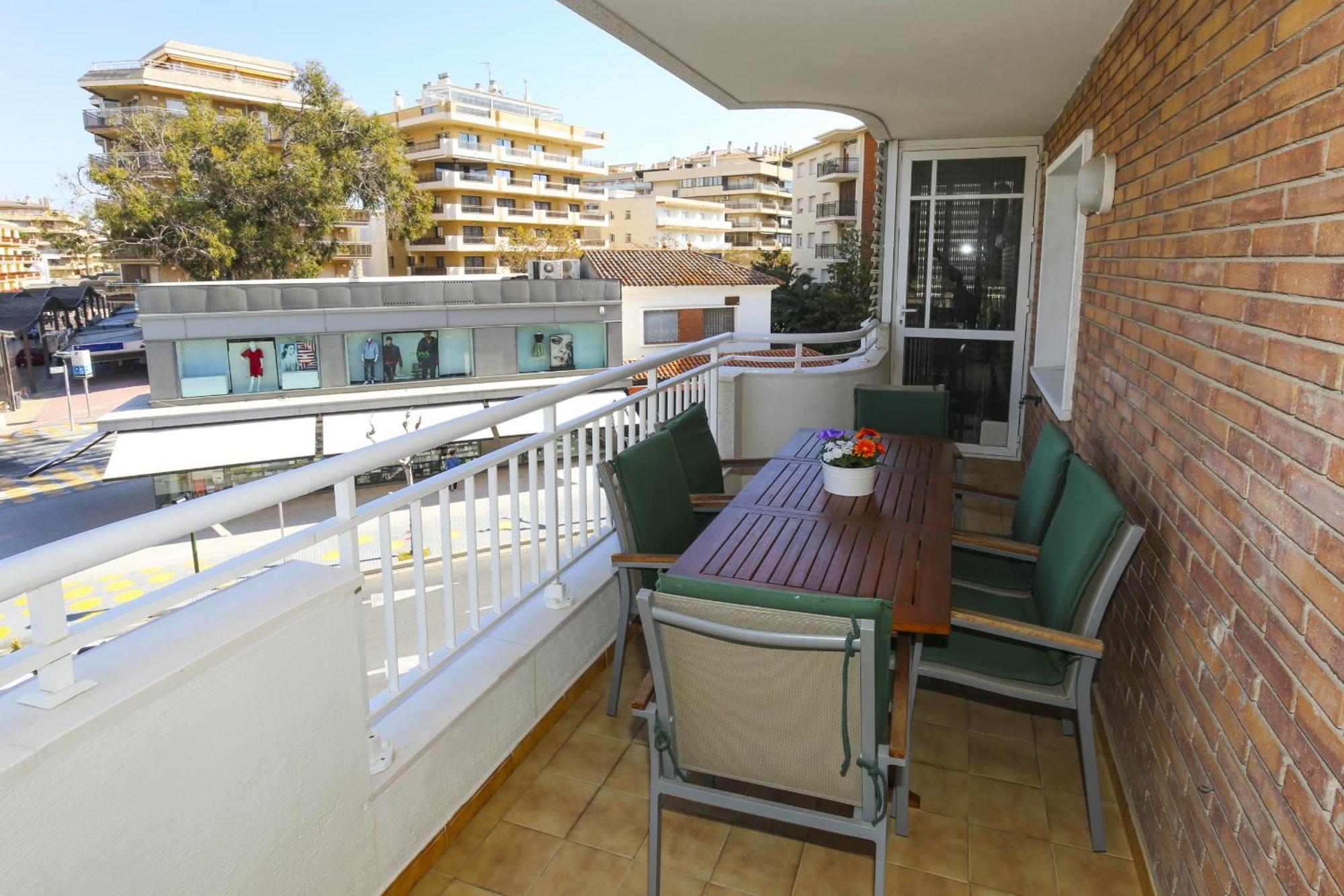 Santillana Homestay By Turismar Salou Exteriör bild